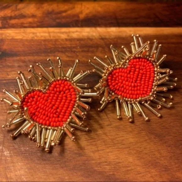 Felt Back Seed Beaded Heart Earrings in Red - Picture 7 of 7